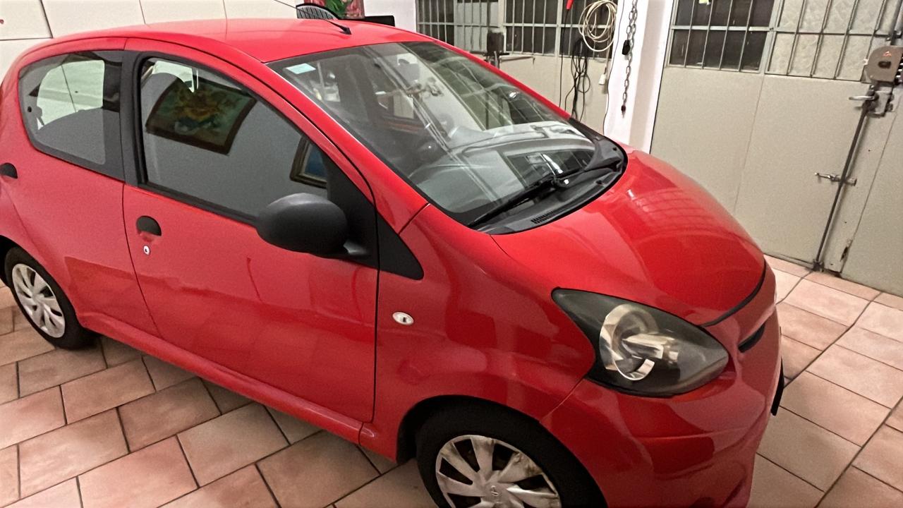 Toyota Aygo 1.0 12V VVT-i 5 porte Active Connect
