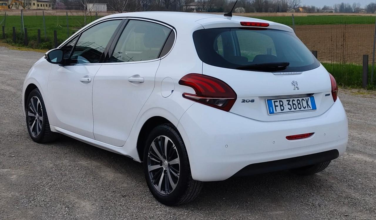Peugeot 208 1.4 HDi 68 CV 5 porte Allure