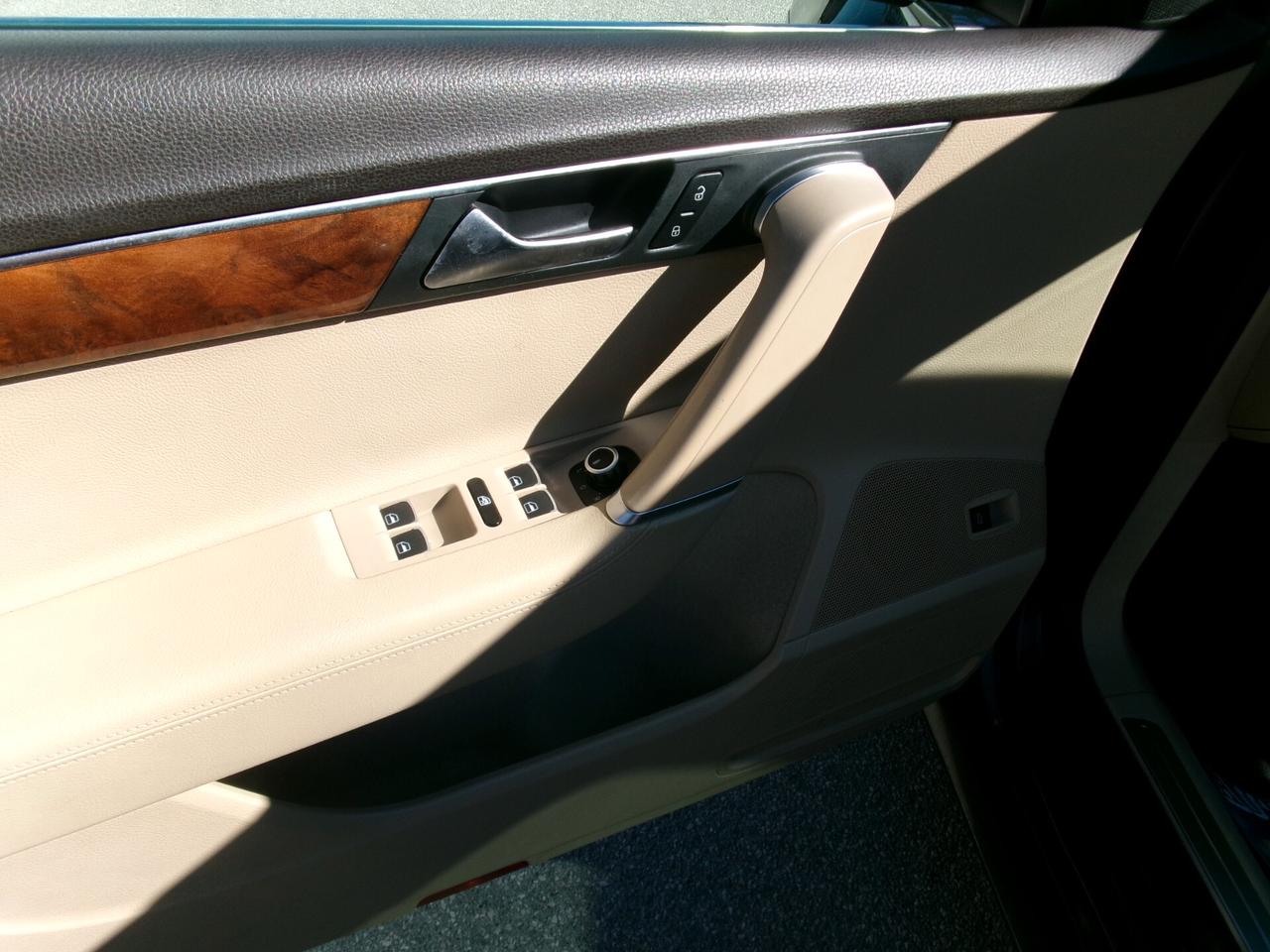 Volkswagen Passat Variant 2.0 TDI 140CV HIGHLINE CAMBIO DSG/TETTO APRIBILE/PELLE