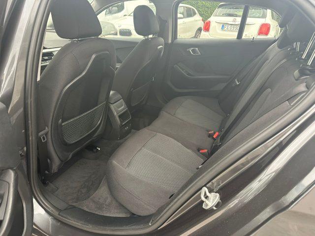 BMW 118 i 5p. Business Advantage