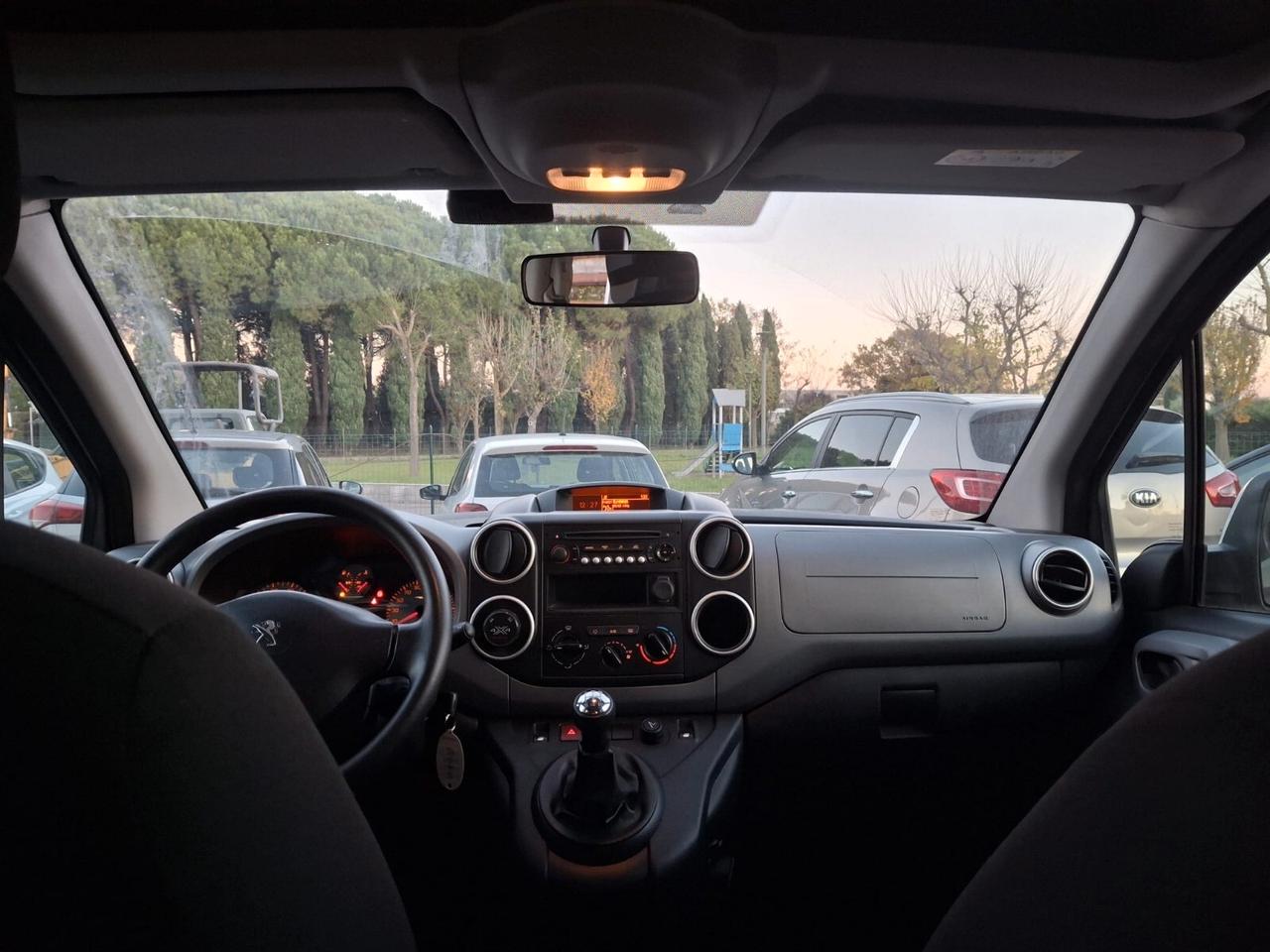 Peugeot Partner Tepee BlueHDi 100 4x4 Active Traction Control Plus