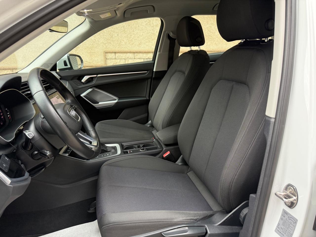 Audi Q3 35 TDI S tronic Business