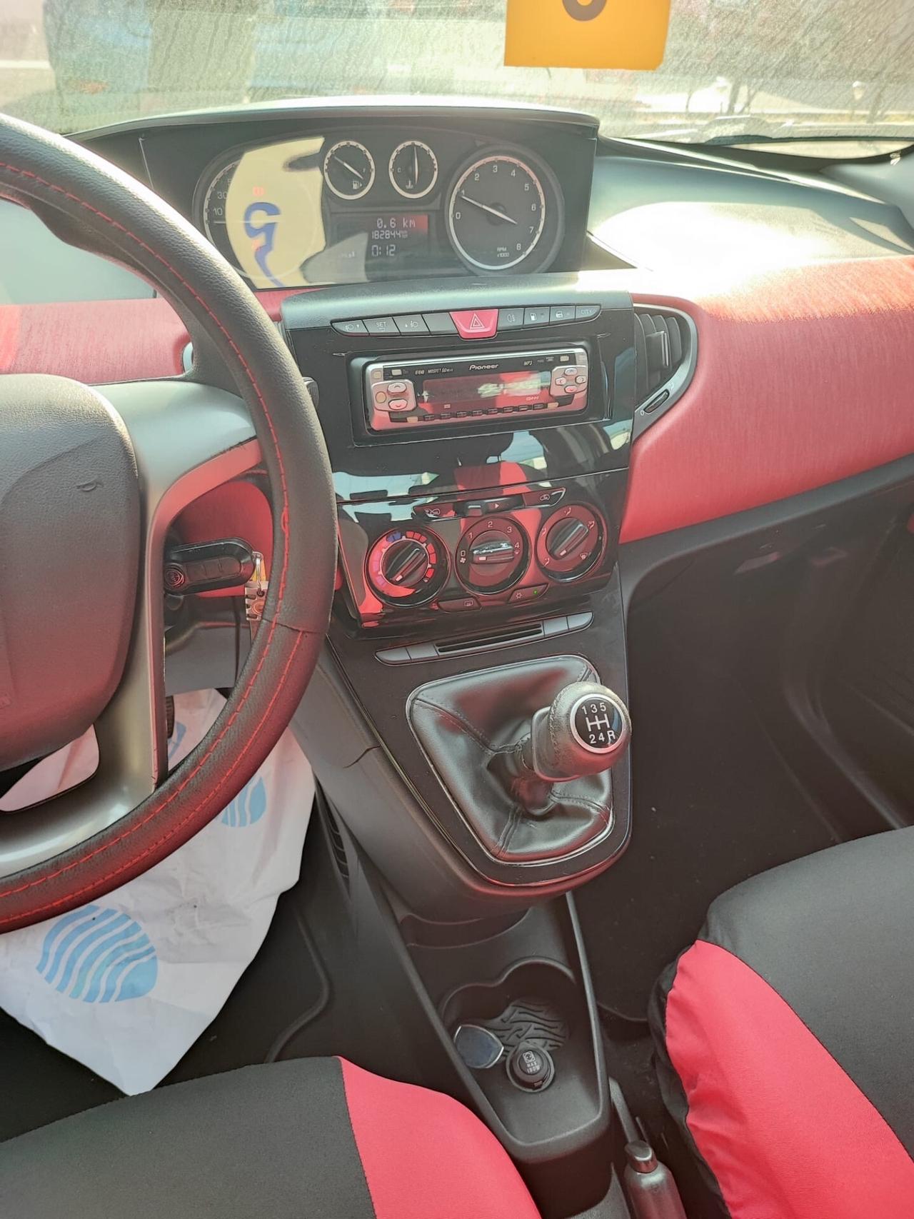 Lancia Ypsilon 1.2 69 CV 5 porte GPL