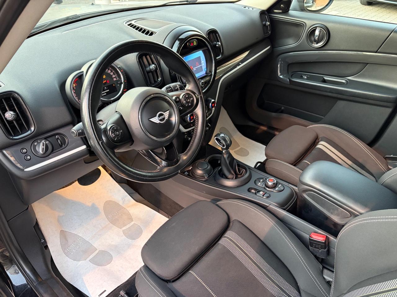 Mini Cooper SD Countryman ALL4 Total Black +C.AUTO-NAVI-H.K-LED !!