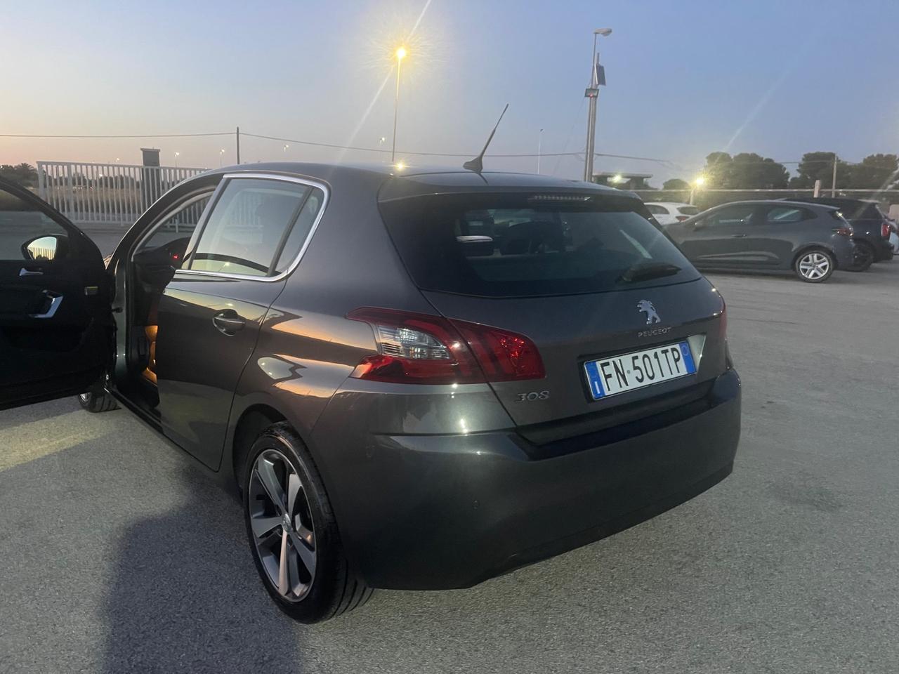 PEUGEOT 308 1.6 HDI 120CV BERLINA FULL LED MY18