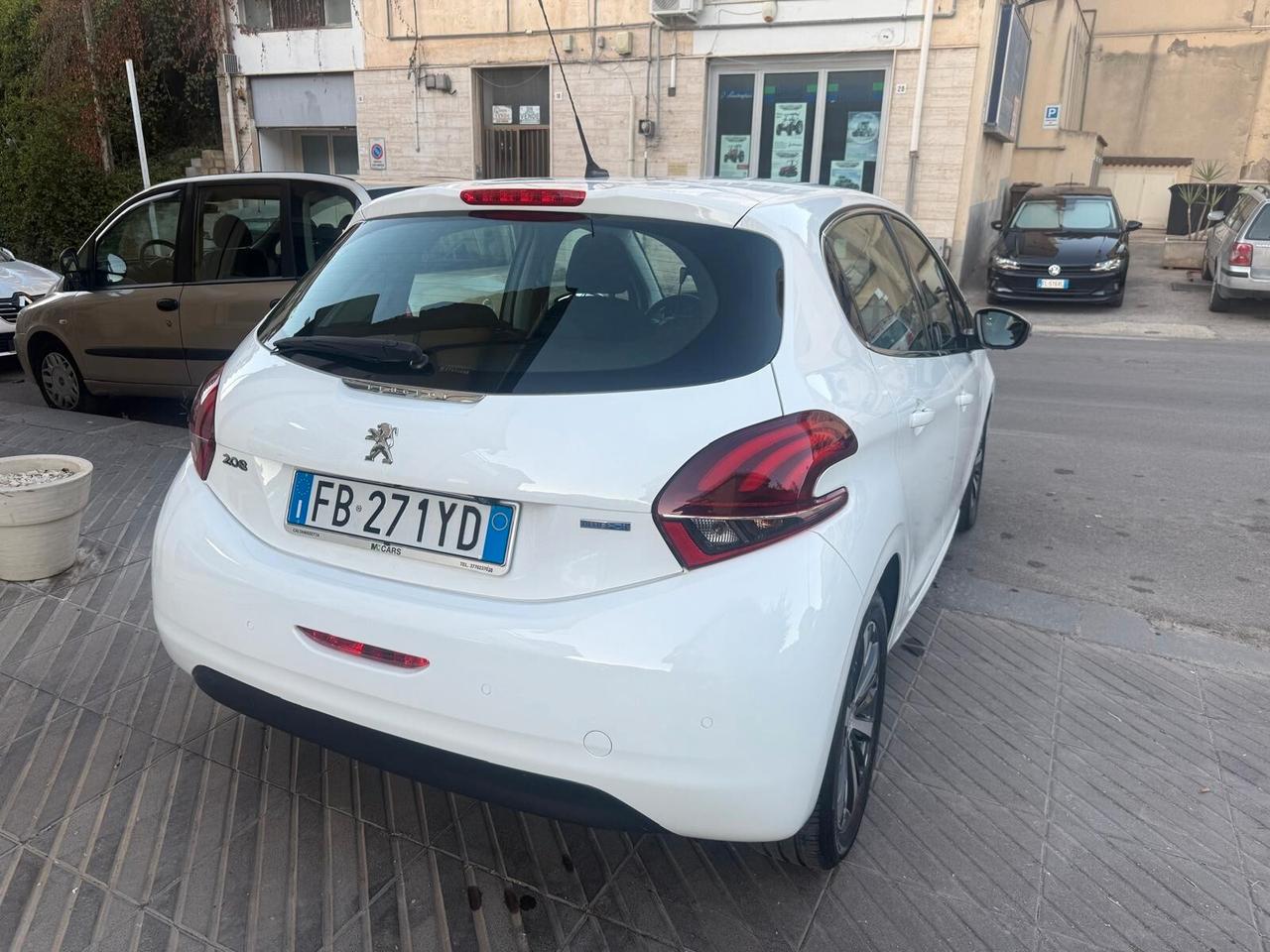 Peugeot 208 BlueHDi 75 5 porte Allure
