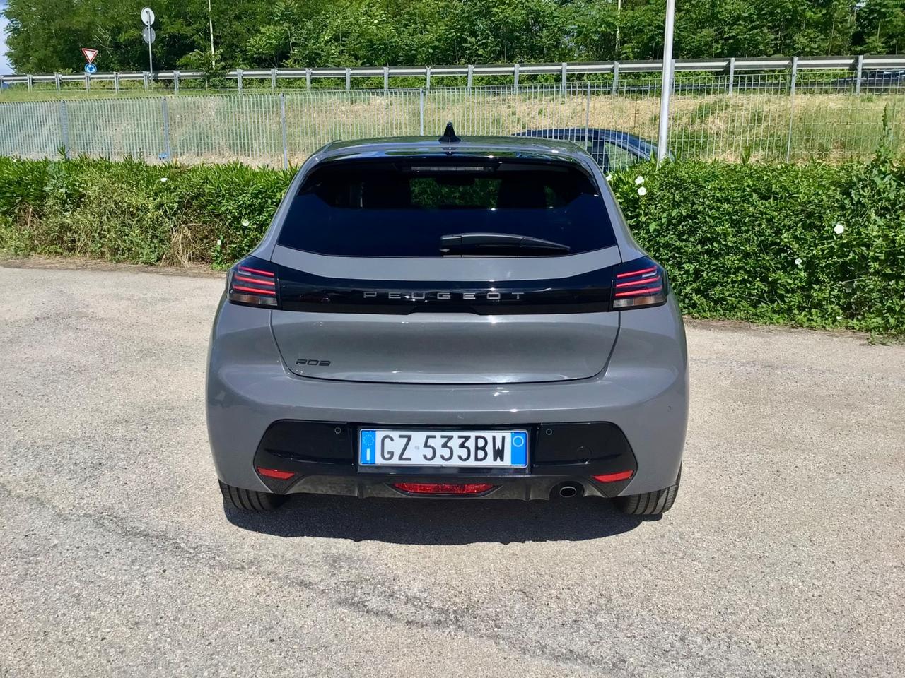 Peugeot 208 1.2 100cv Allure