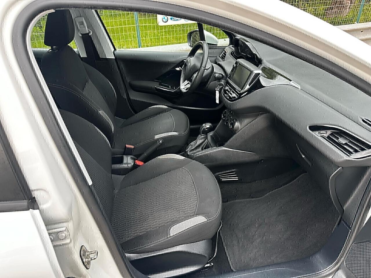 Peugeot 208 1.2 benzina 82 cv 2016