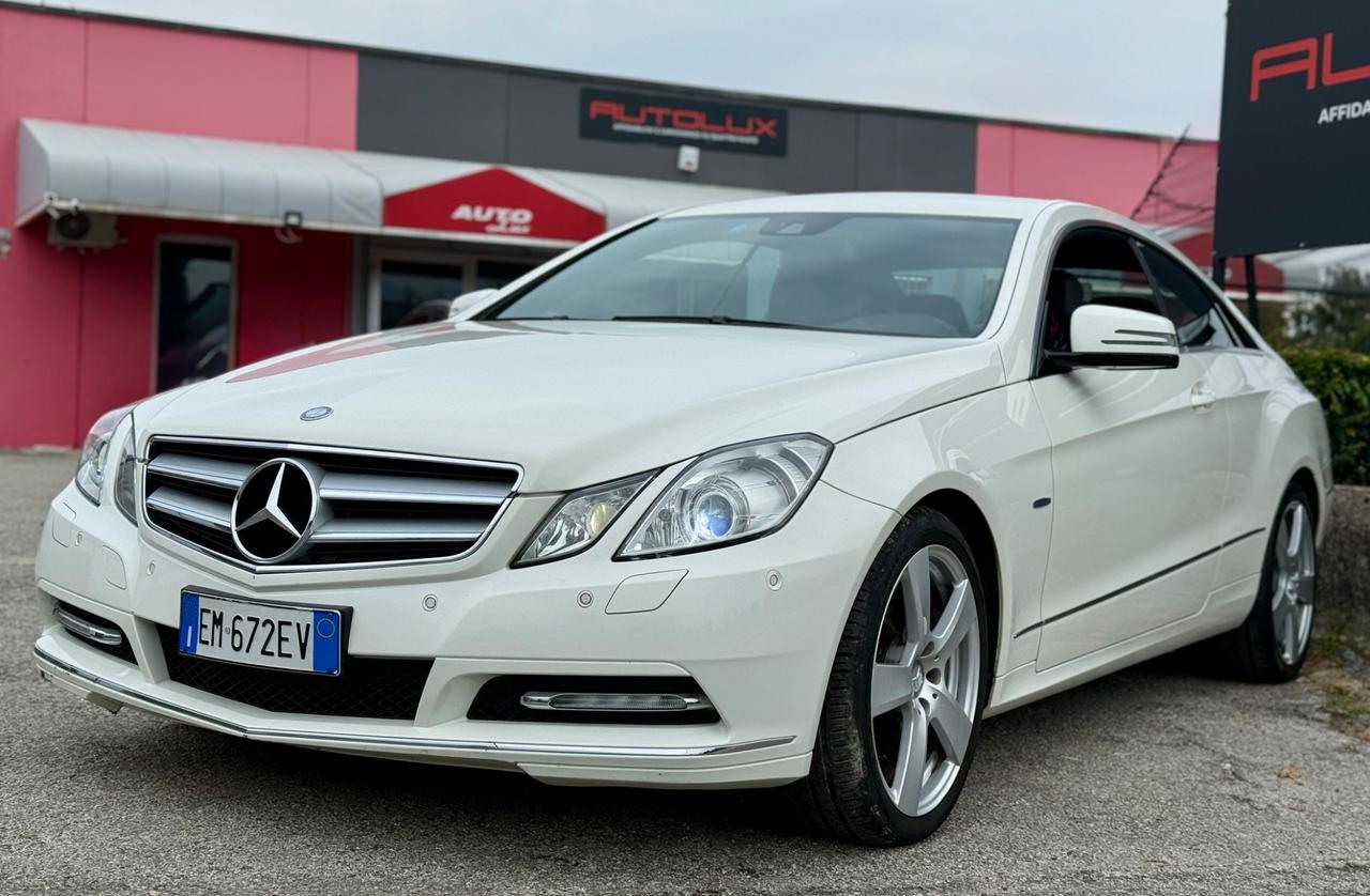 Mercedes-benz E 220 CDI Coupé BlueEFFICIENCY 2012