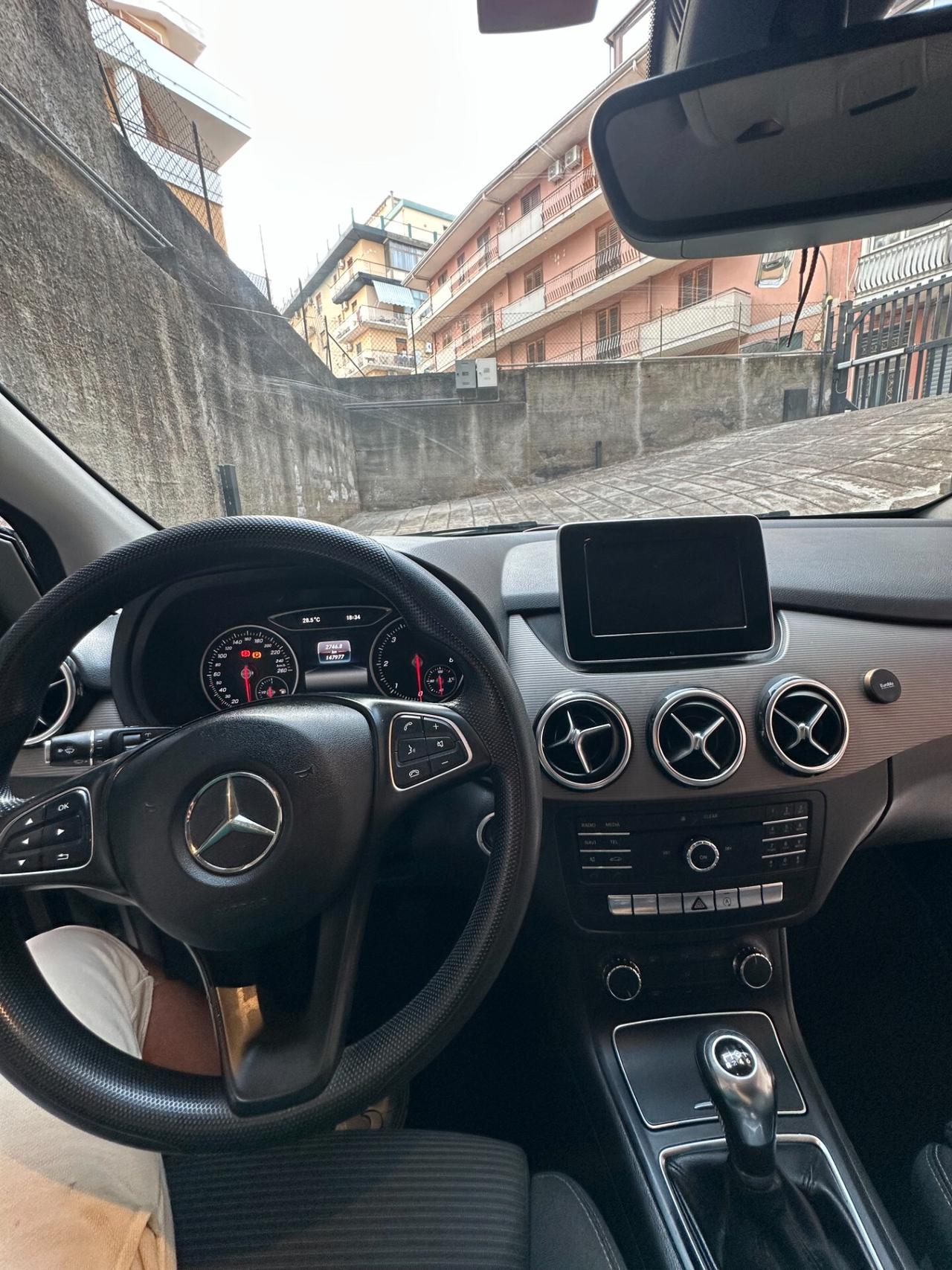 Mercedes-benz B 180 d Business