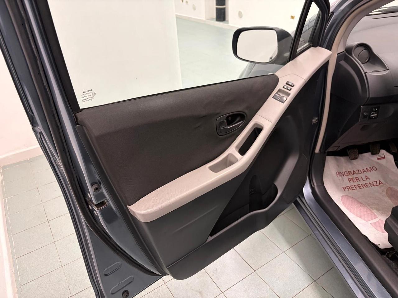 Toyota Yaris 1.0 TUTTO INCLUSO CHIAVI IN MANO LEGGI