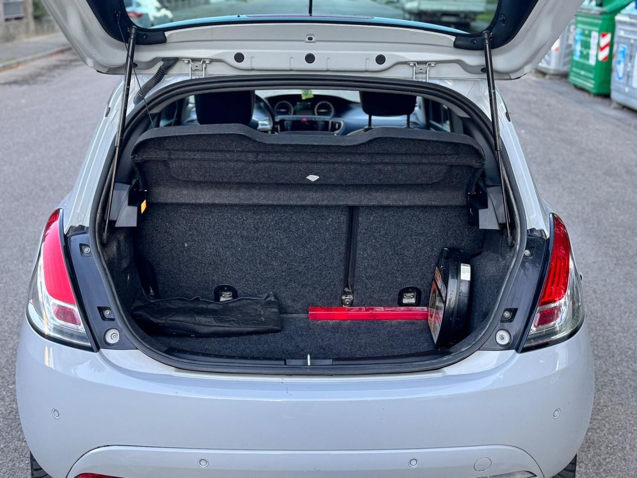 Lancia Ypsilon 1.2 69 CV 5 porte GPL Ecochic Gold