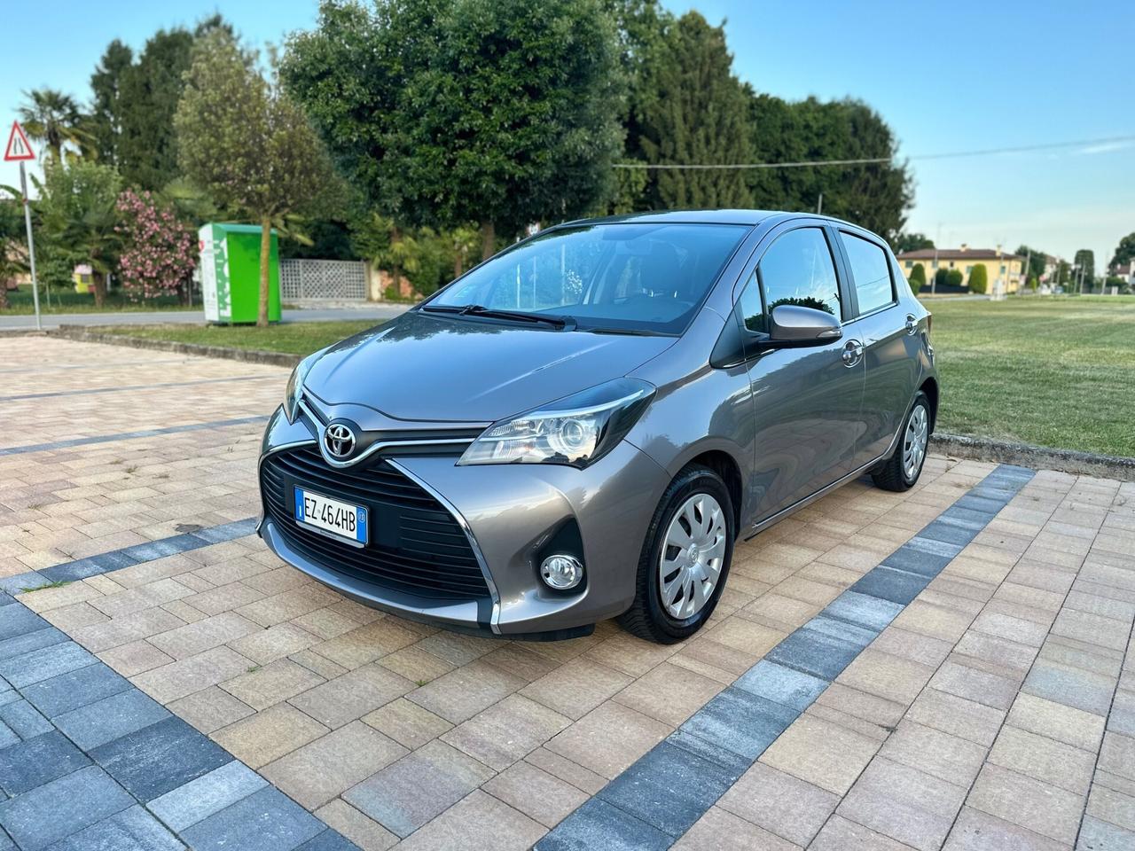 Toyota Yaris 1.0 5 porte Lounge NEOPATENTATI