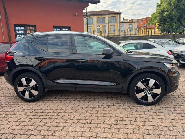 VOLVO XC40 T3 Geartronic Momentum Pro