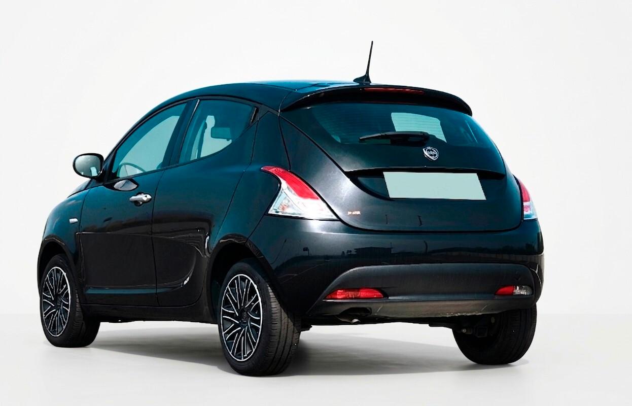 Lancia Ypsilon 1.0 FireFly 5 porte S&S Hybrid Alberta Ferretti