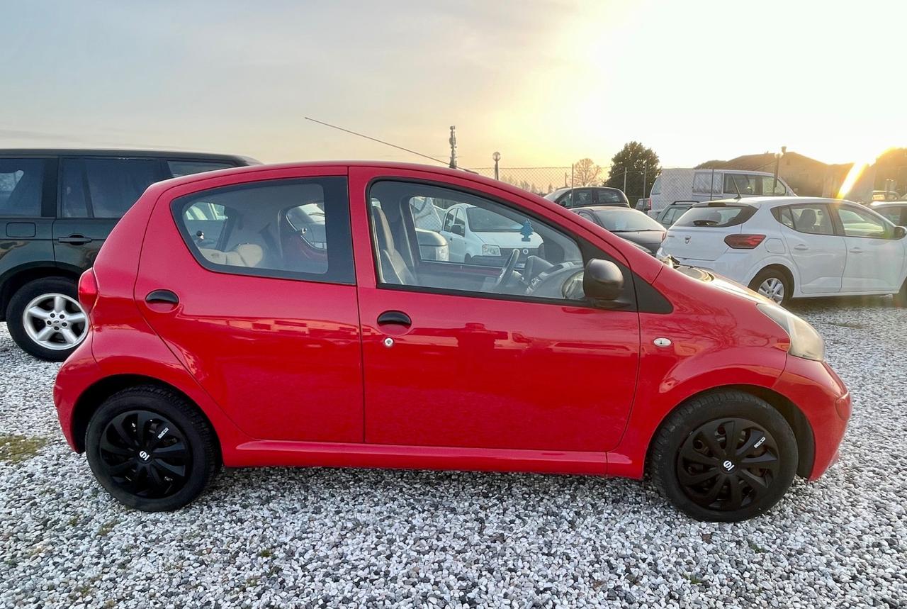 Toyota Aygo 1.0 12V VVT-i 5 porte Sound