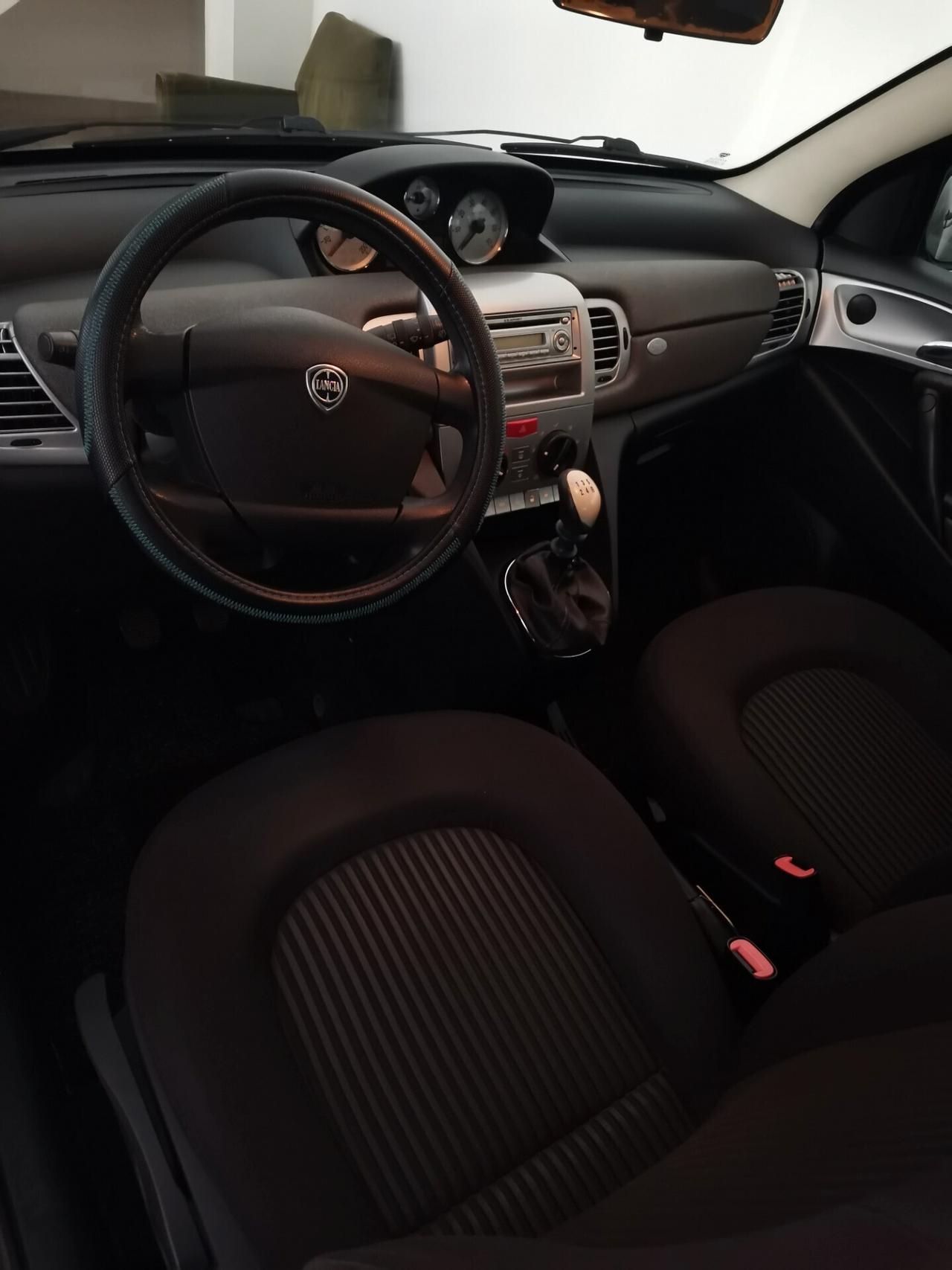 Lancia Ypsilon 1.2 Versus 8V