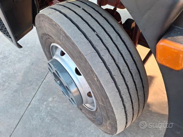 Iveco 120 e 23 ribaltabile trilaterale