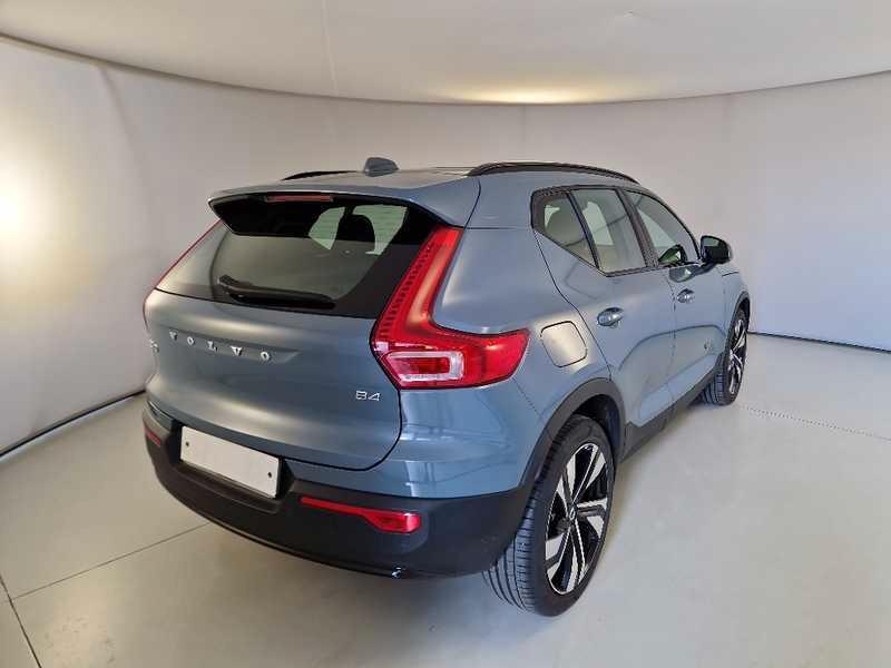 VOLVO XC40 B4 AWD automatico Ultimate Dark