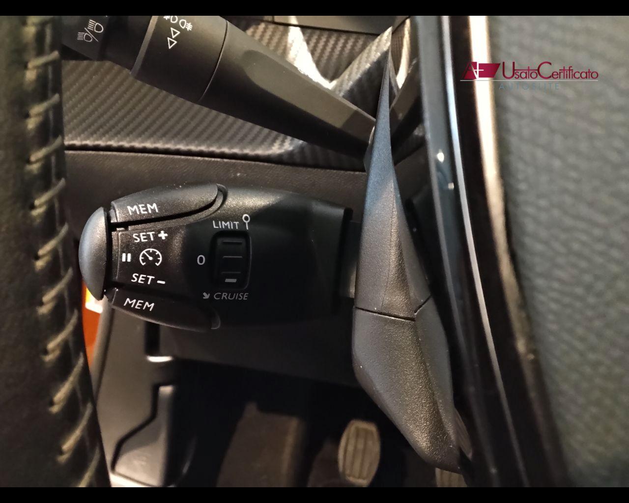 PEUGEOT 2008 BlueHDi 110 S&S Active