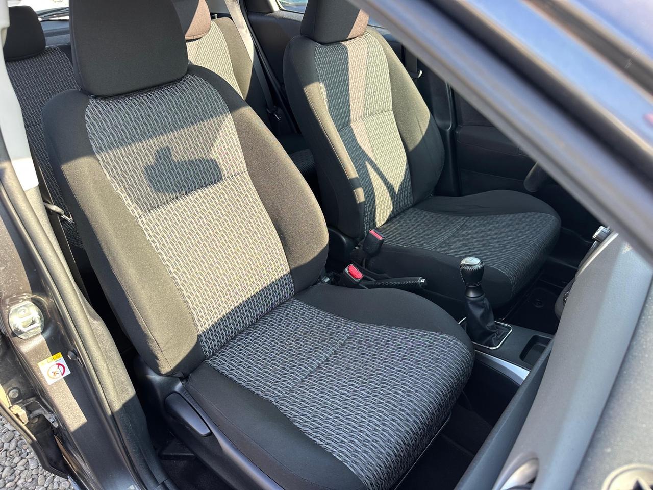 Toyota Yaris 1.0 5 porte Lounge neopatentati