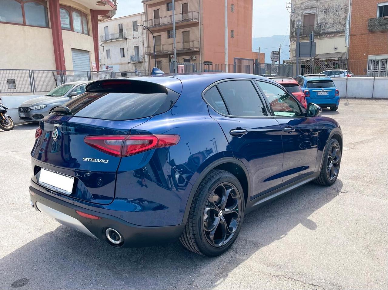 Alfa Romeo Stelvio 2.2 Turbodiesel 160 CV AT8 RWD Sport-Tech