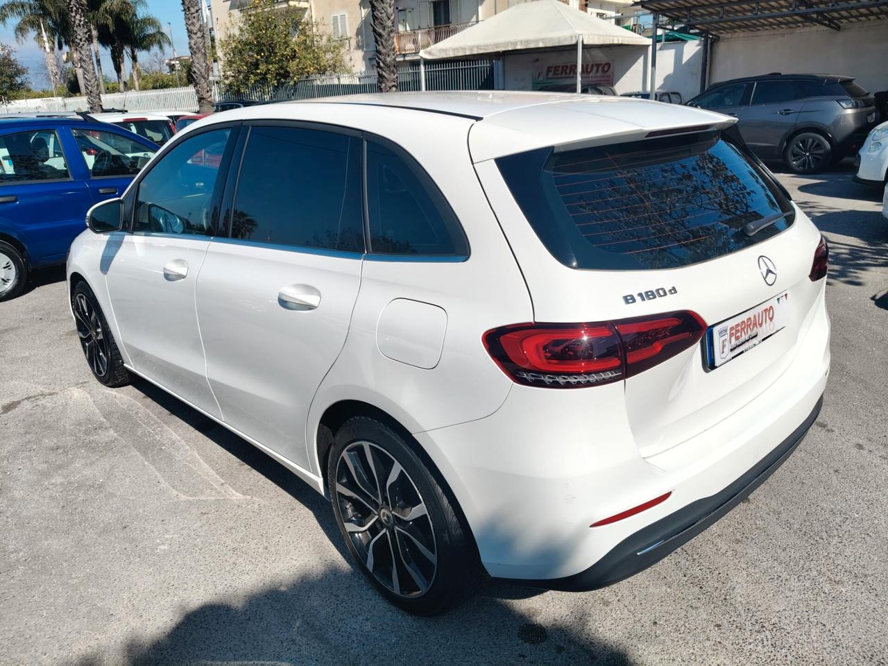 MERCEDES B180d AUTOMATIC BUSINESS SPORT