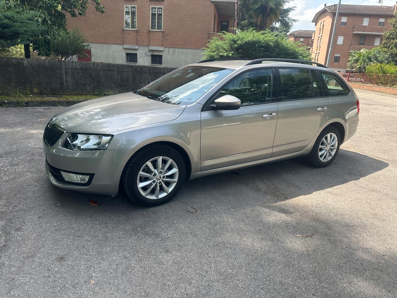 Skoda Octavia 1.6 TDI CR 105 CV Elegance
