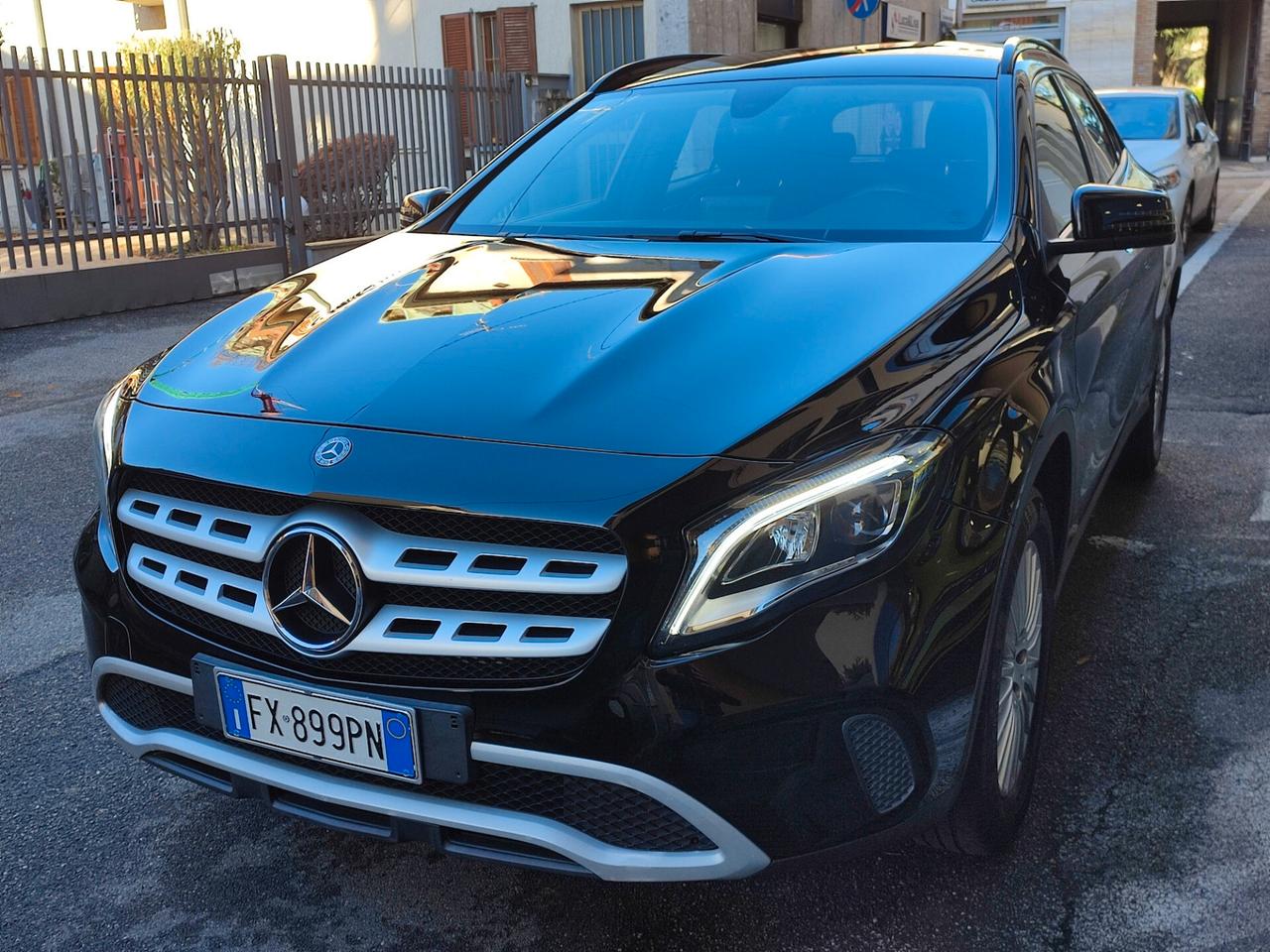 Mercedes-benz GLA 180 Night Edition Navi/Led/telecamera/portellone elettr.