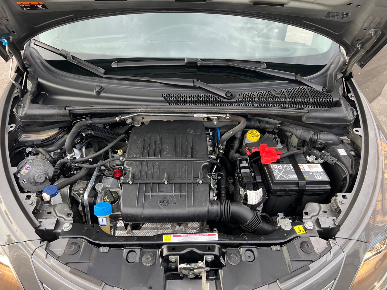 Lancia Ypsilon 1.2 69 CV 5 porte GPL Silver