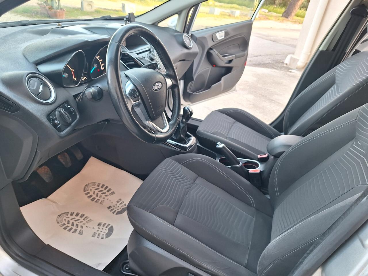 Ford Fiesta 1.5 TDCi 75CV 5 p NAVI Titanium