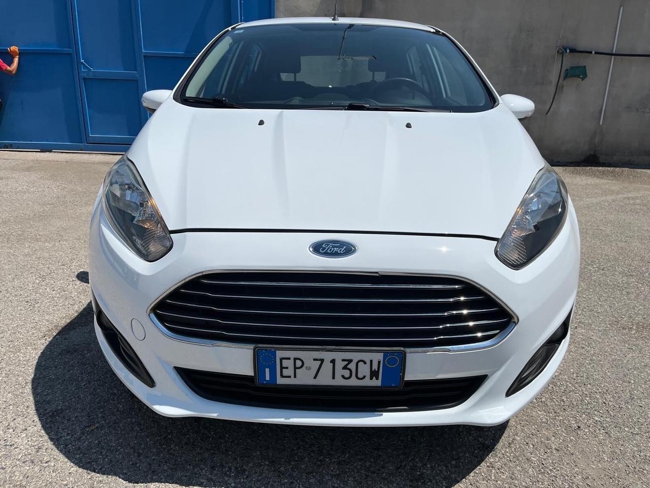 Ford fiesta 5P-1.5 tdci/75 cv-full-2013