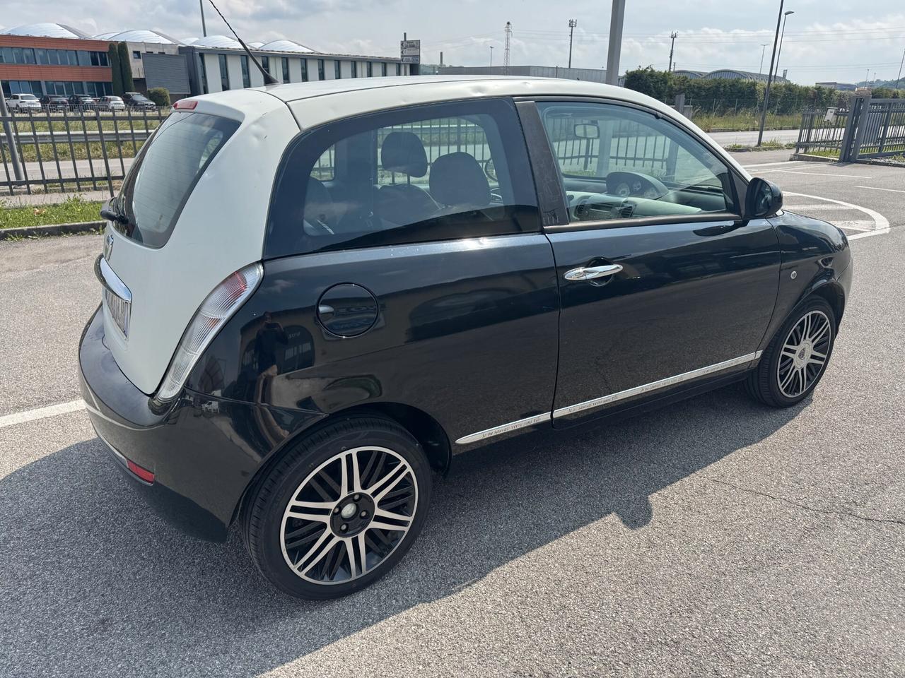 Lancia Ypsilon 1.3 MJT 75CV Elle Edition