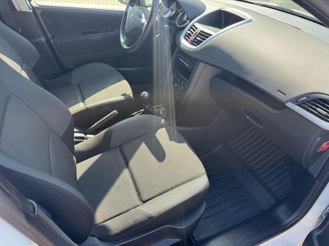 Peugeot 207 1.4 VTi 95CV 5p. XS NEOPATENTATI