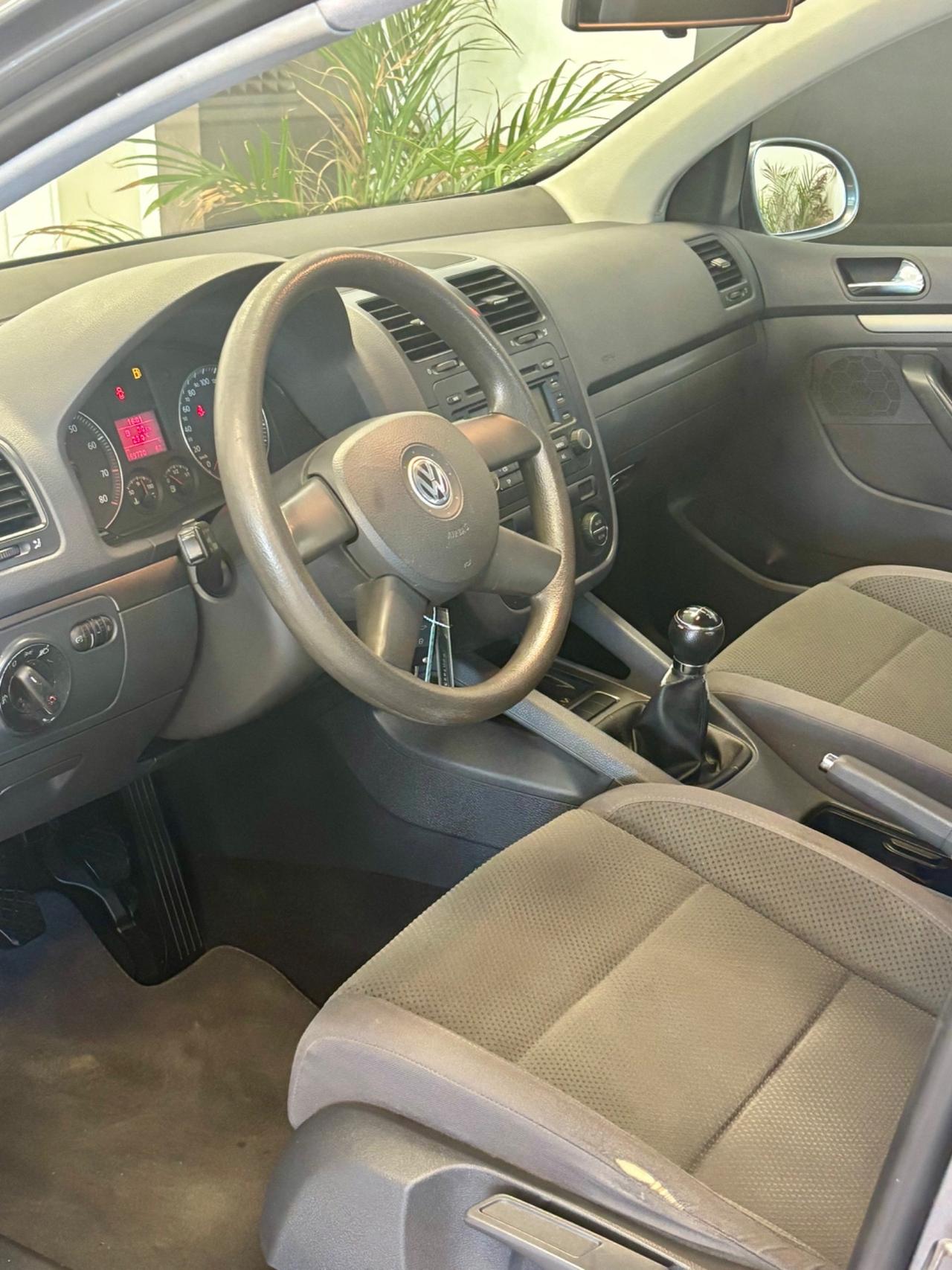 Volkswagen Golf 1.6 16V FSI 5p. Sportline