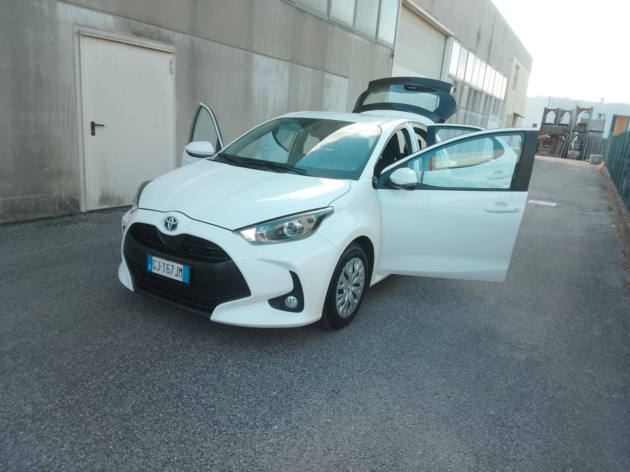 Toyota Yaris 1.5 Hybrid 5 porte Lounge
