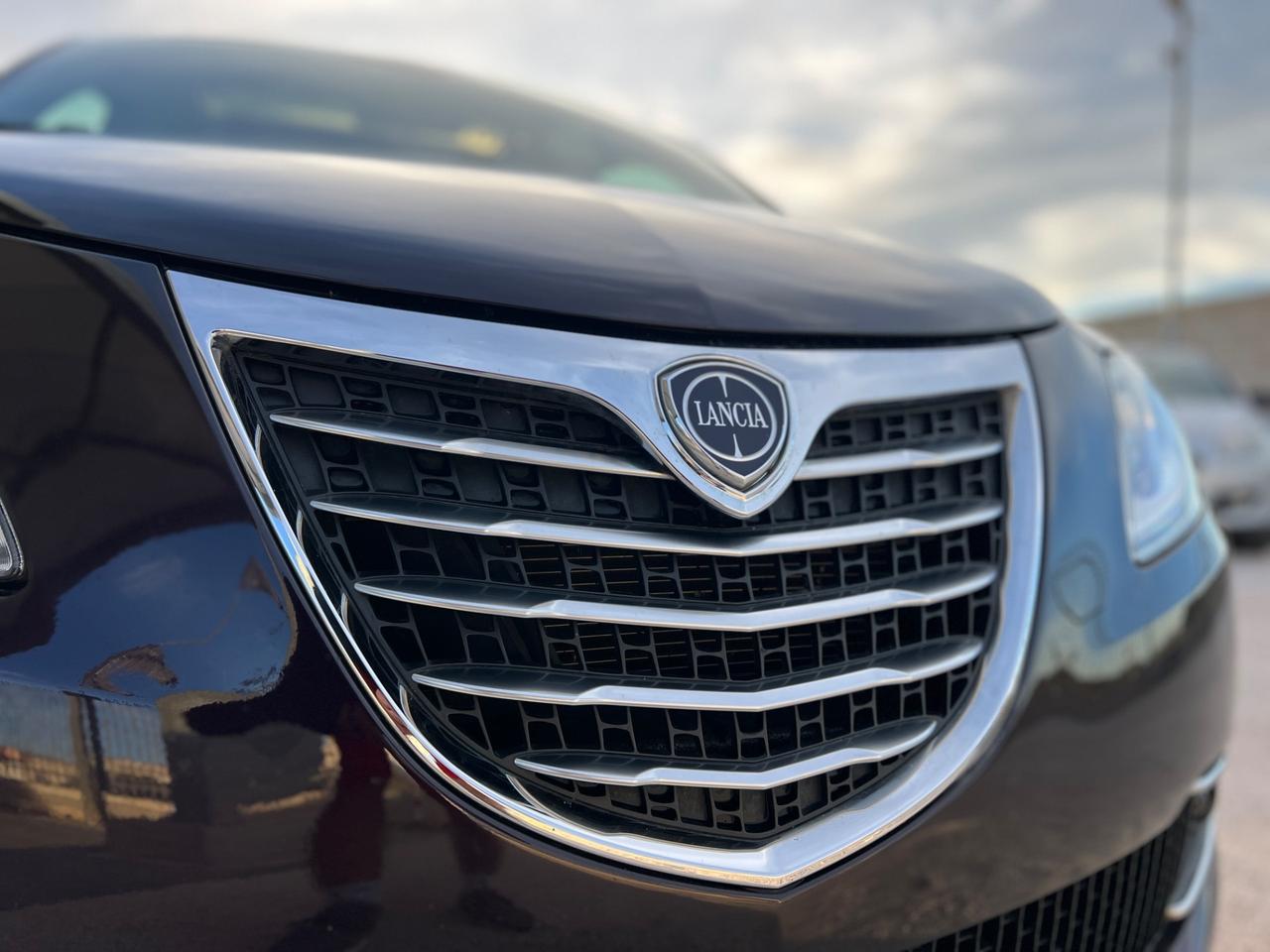 Lancia Ypsilon 1.3 MJT 95 CV 5 porte S&S Platinum TETTO PELLE