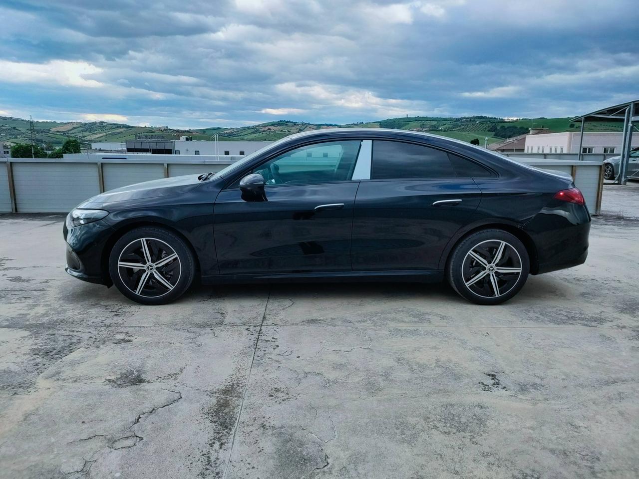 Mercedes-Benz CLA 250+ con tecnologia EQ