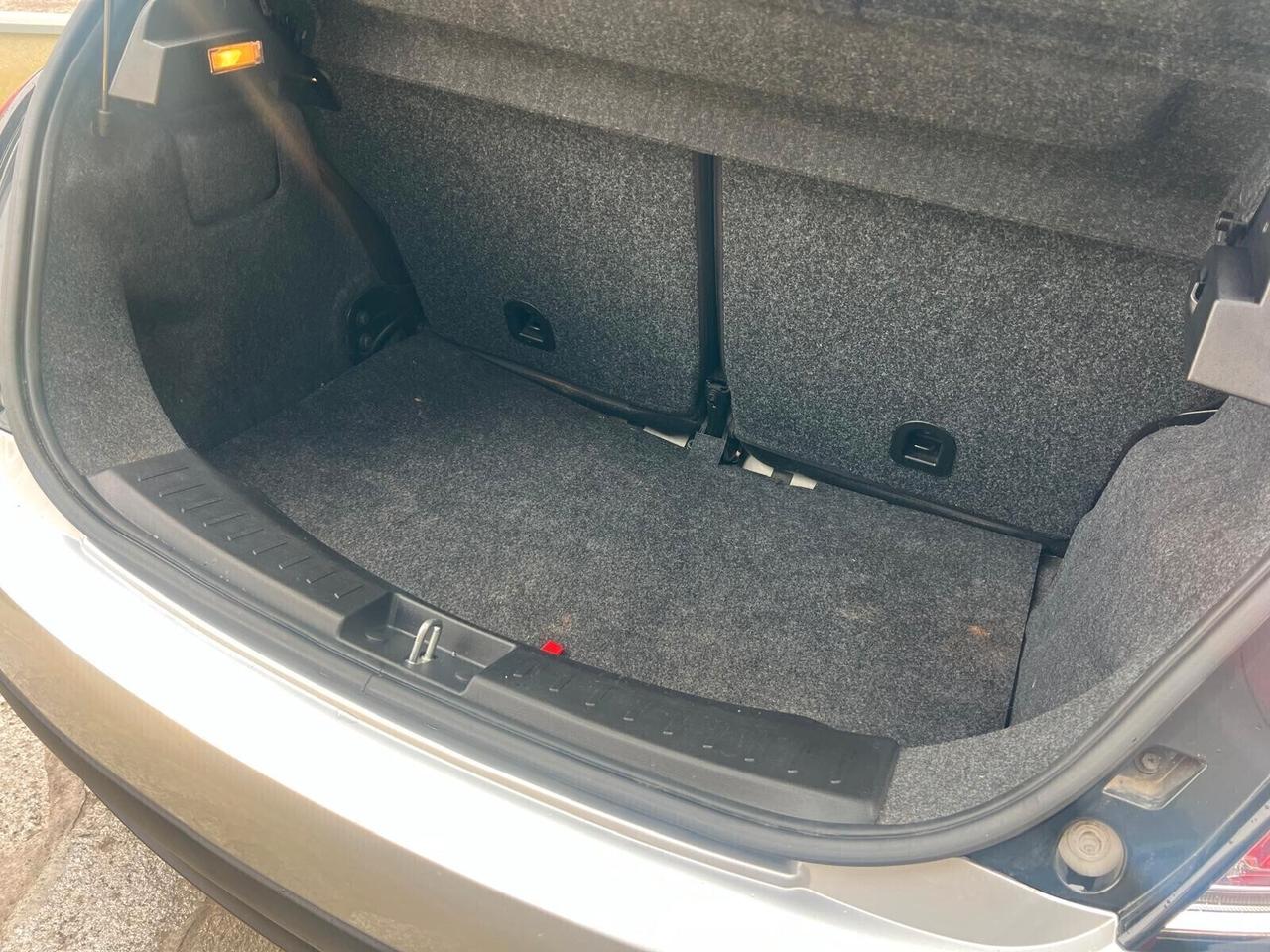 LANCIA YPSILON 1.2 69cv 5p SILVER UNICO PROP.