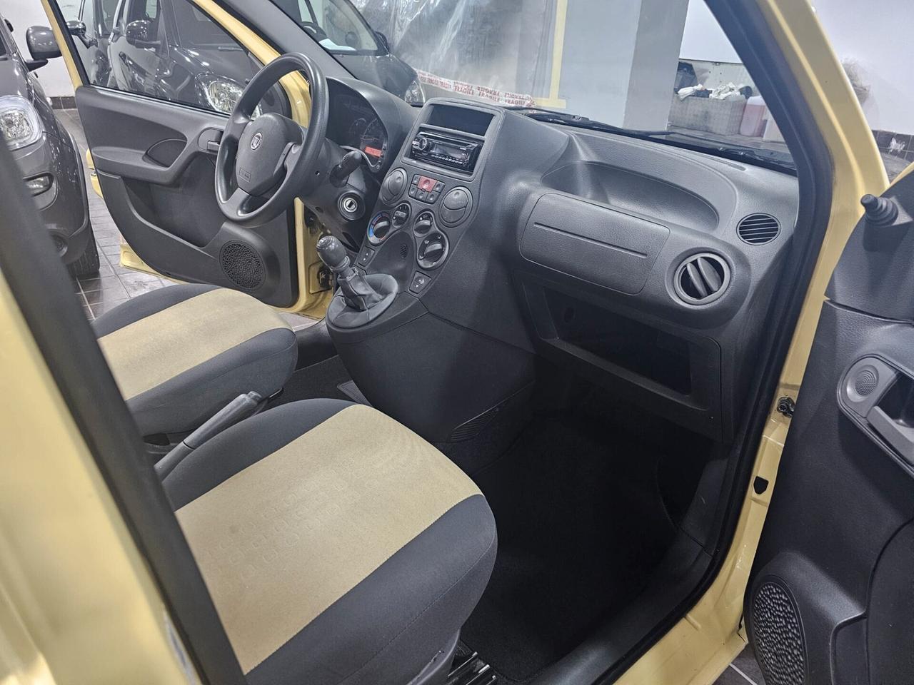 NUOVA FIAT PANDA EMOTION 1.2 BENZ 60CV - AUTO COME NUOVA