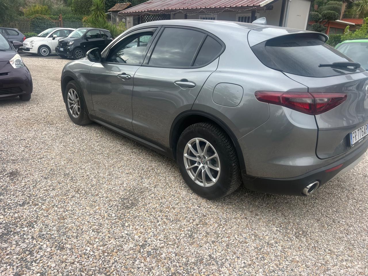 Alfa Romeo Stelvio 2.2 Turbodiesel 180 CV AT8 RWD Super