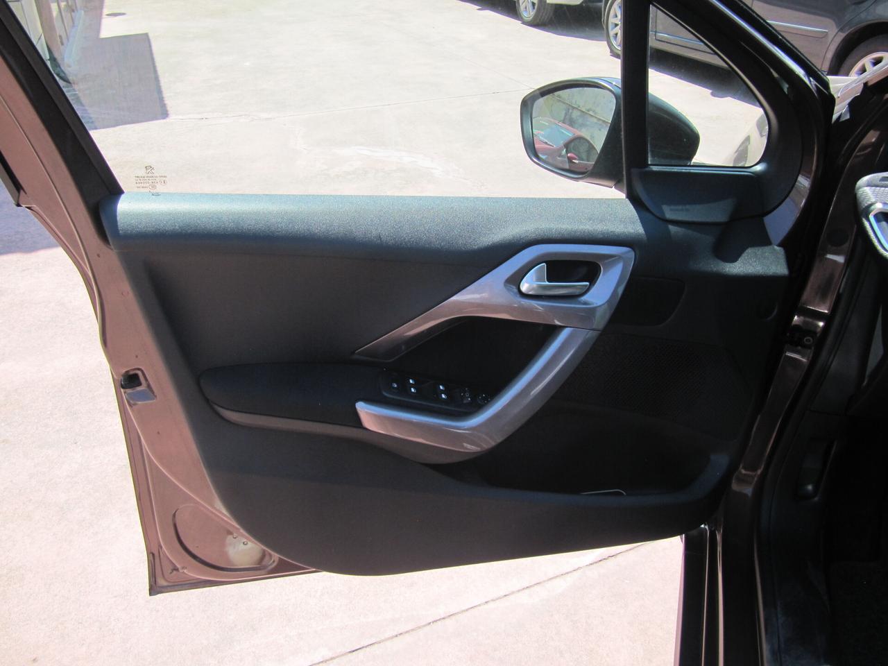 Peugeot 2008 1.2 VTi 82CV Allure - benzina