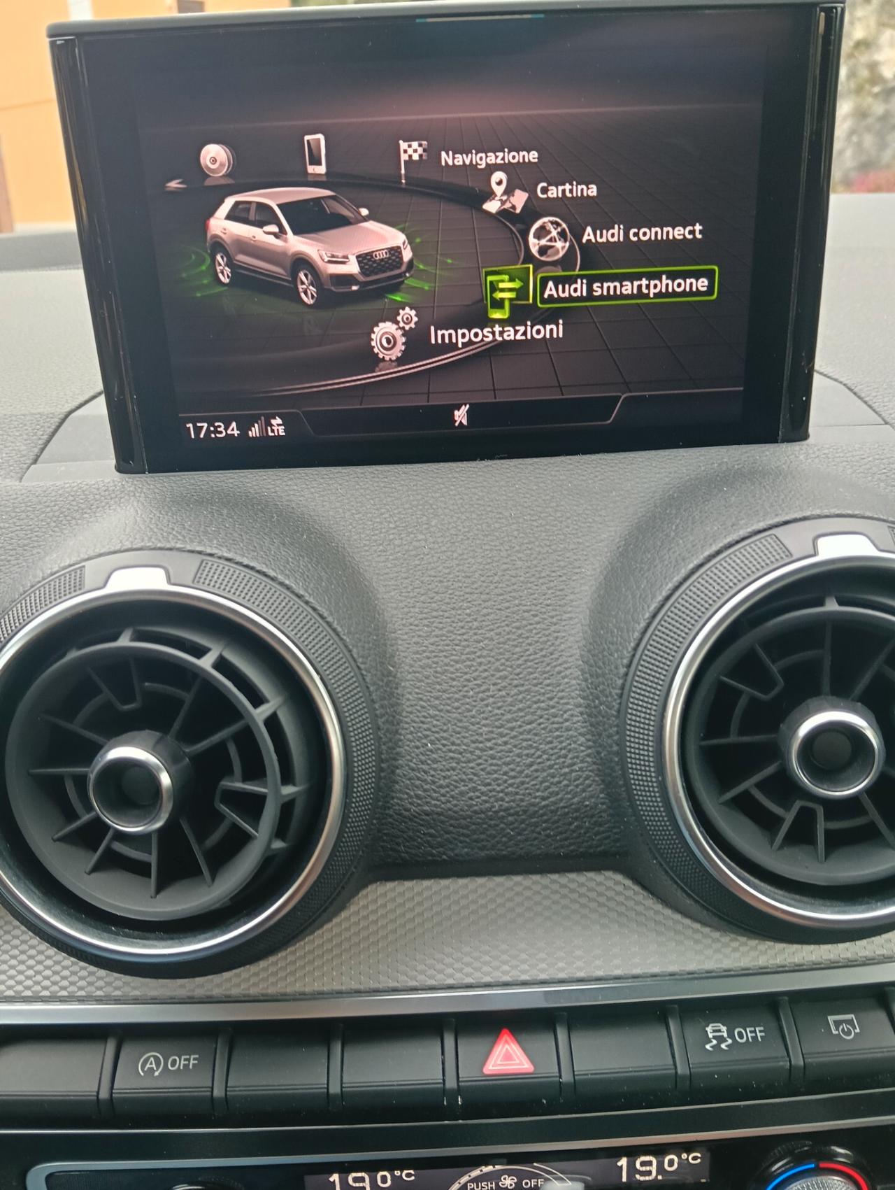 Audi Q2 30 TDI Business Design