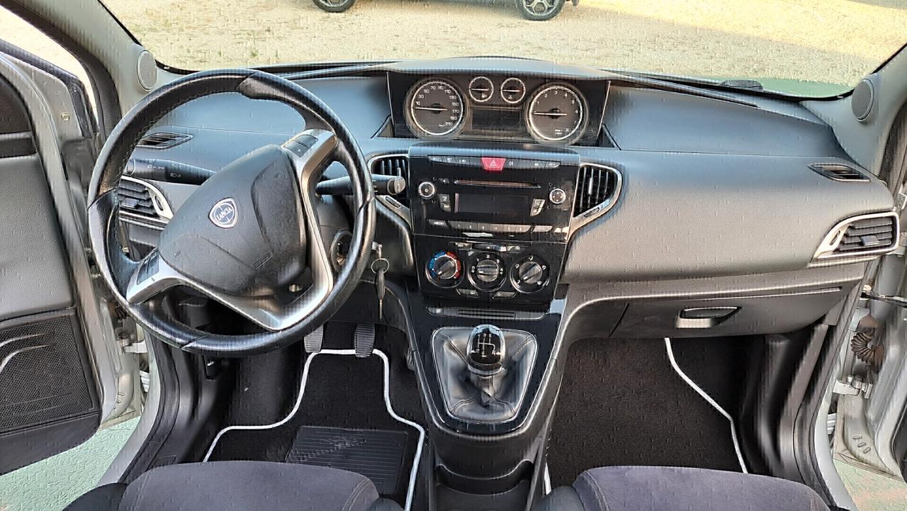 Lancia Ypsilon 1.2 69 CV 5 porte Gold