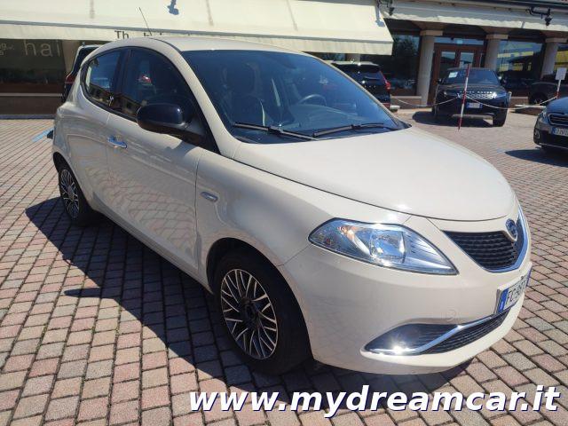 LANCIA Ypsilon 1.2 69 CV 5 porte Platinum