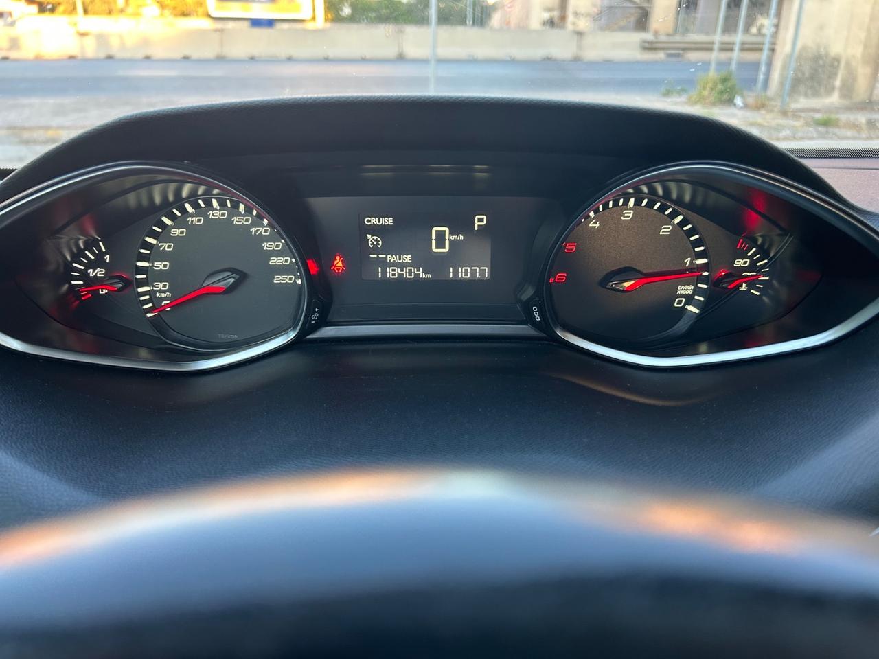 Peugeot 308 sw 1.6 diesel 120 cv 2017 navigatore