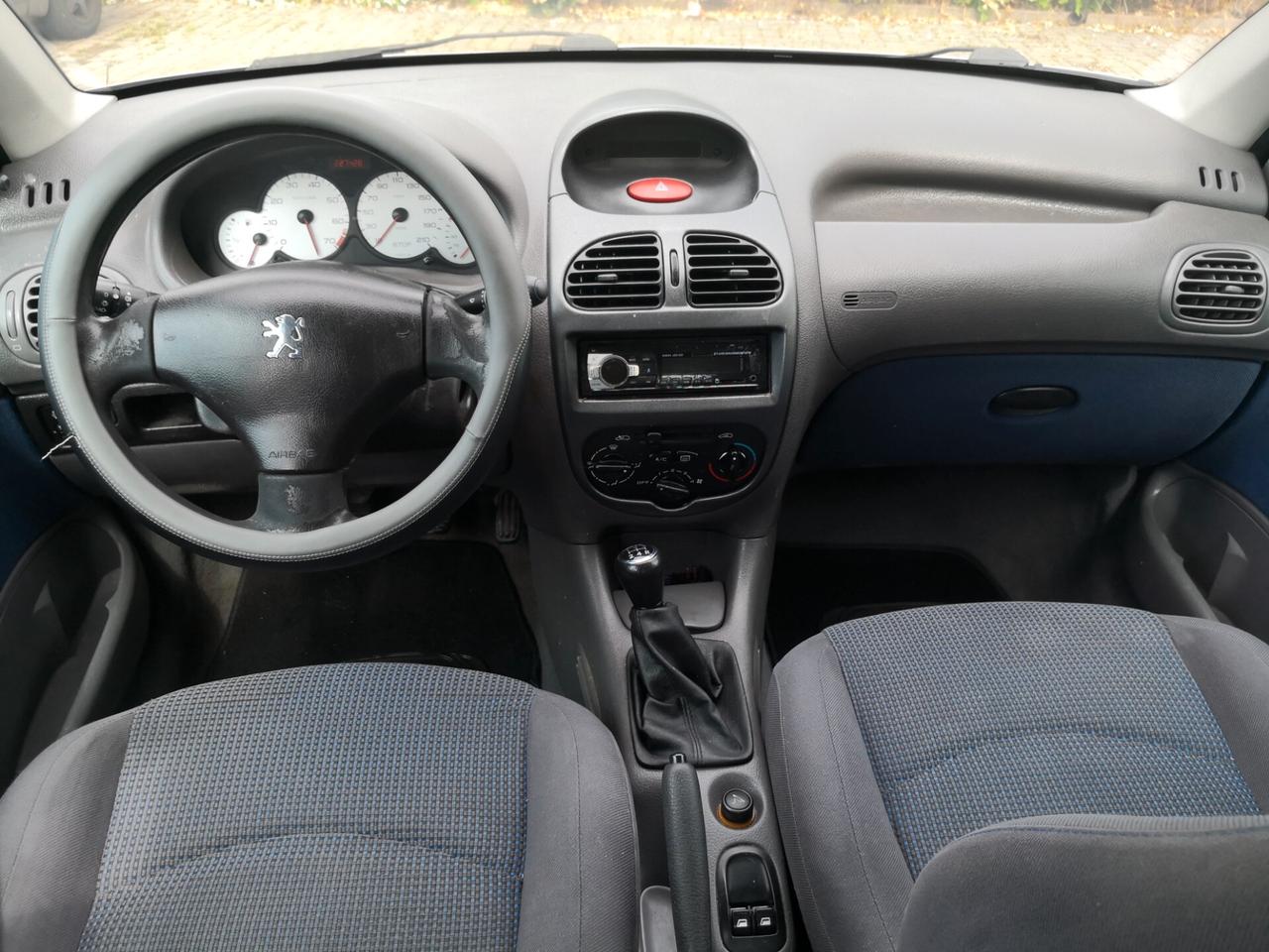 Peugeot 206 1.4 5p neopatentati clima