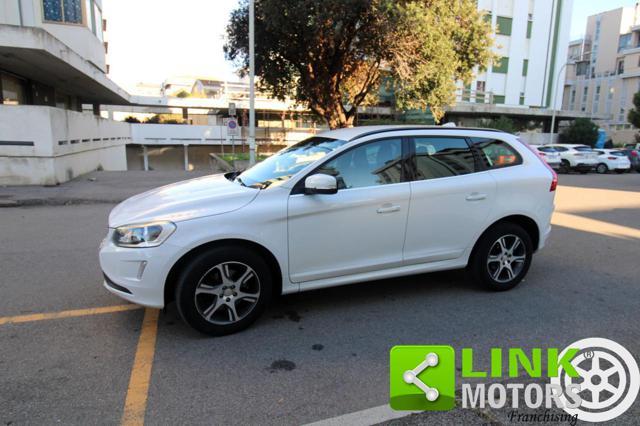VOLVO XC60 D3 Geartronic R-design Momentum