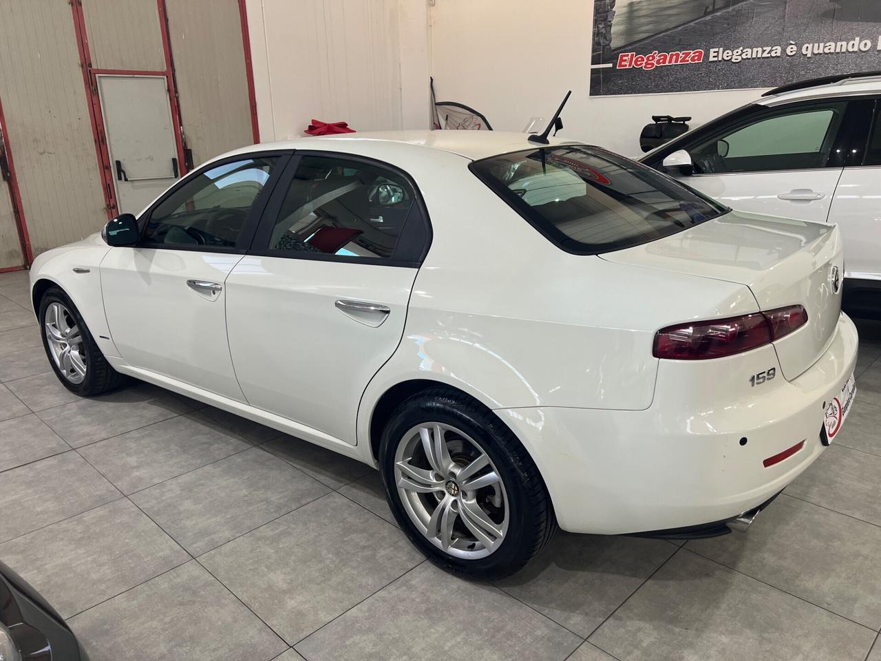 Alfa Romeo 159 2.0 136 CV - DISTINCTIVE - 2011