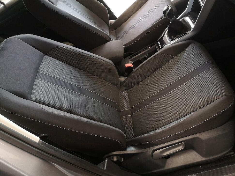 Volkswagen T-Roc 1.0 TSI Life 110CV 6 marce Fari led